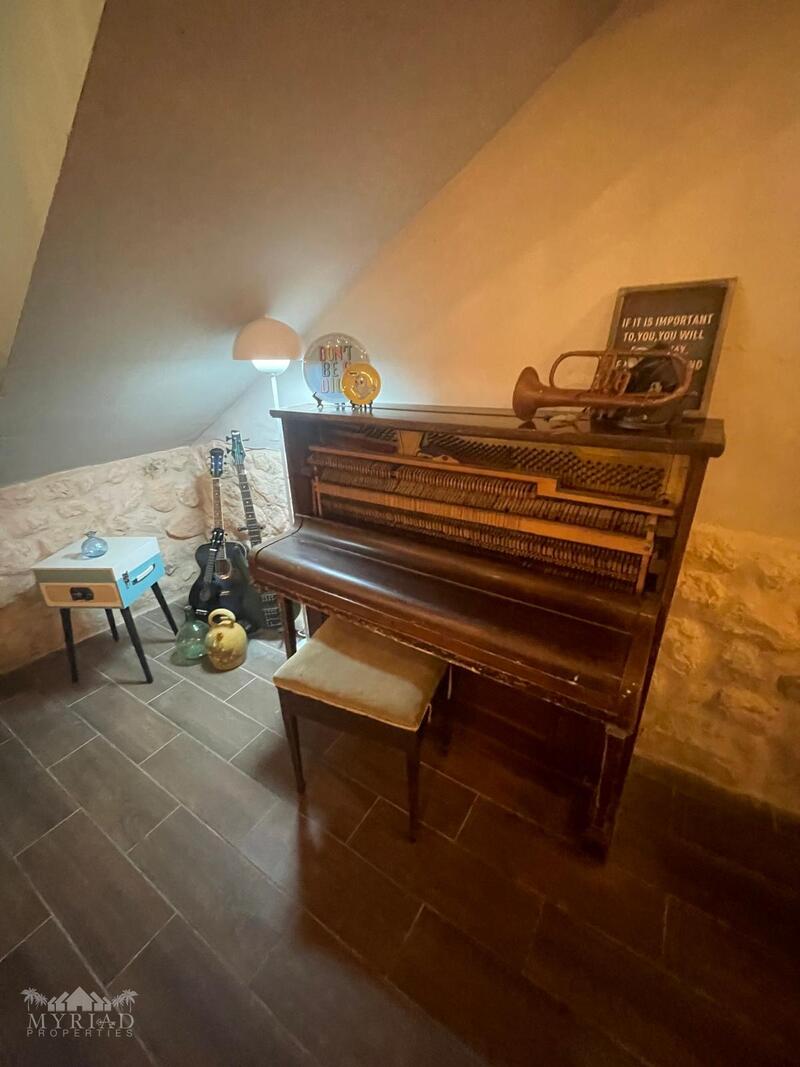3 bedroom Townhouse for sale