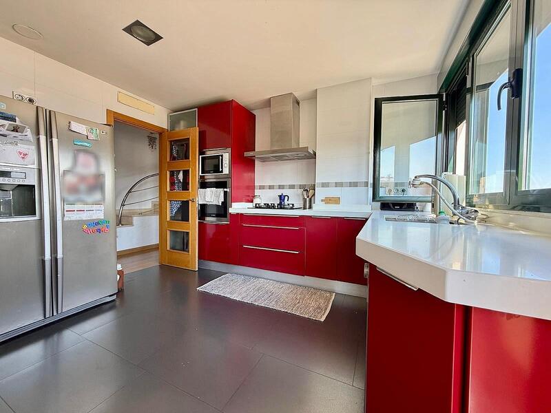 4 bedroom Apartment for sale in Yecla, Murcia