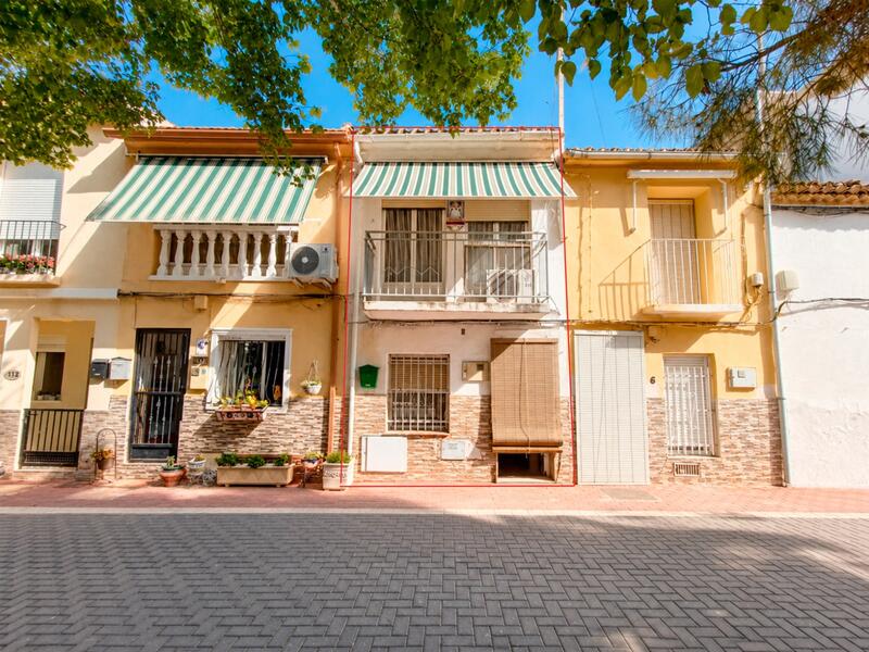 городская тюрьма продается в Hondon de los Frailes, Alicante