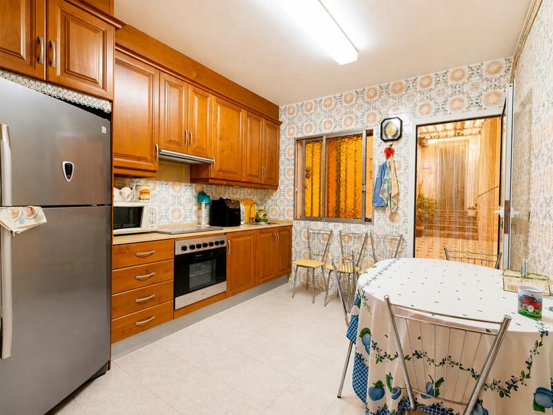 4 slaapkamer Gezinswoning Te koop 4 slaapkamer Gezinswoning Te koop