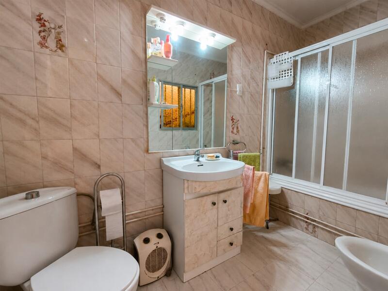 4 slaapkamer Gezinswoning Te koop 4 slaapkamer Gezinswoning Te koop