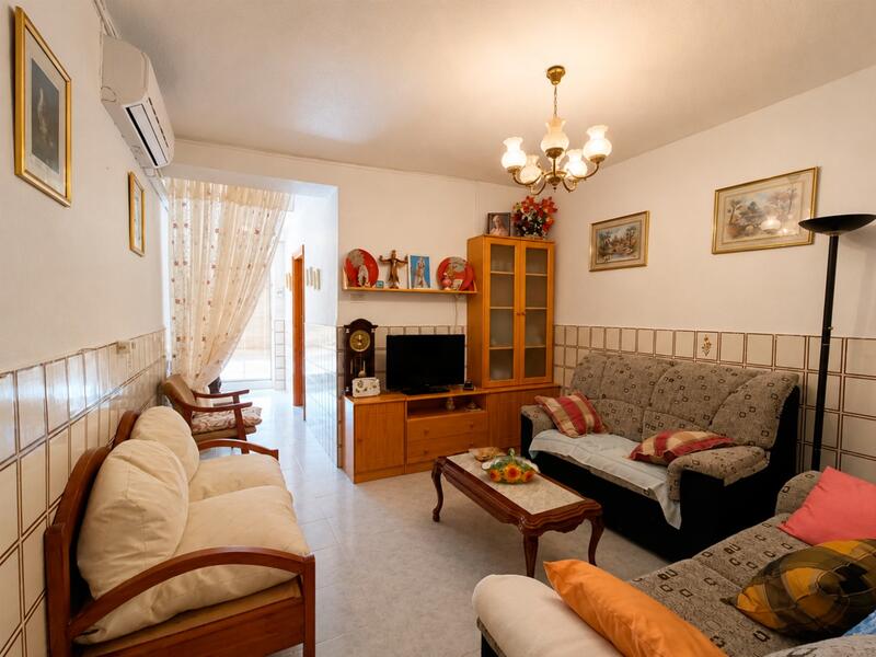 4 slaapkamer Gezinswoning Te koop 4 slaapkamer Gezinswoning Te koop