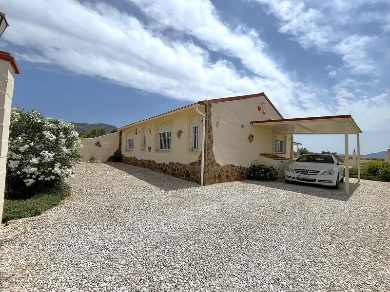 3 bedroom Country House for sale