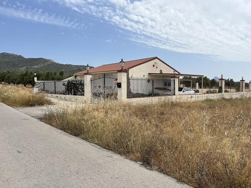 3 bedroom Country House for sale