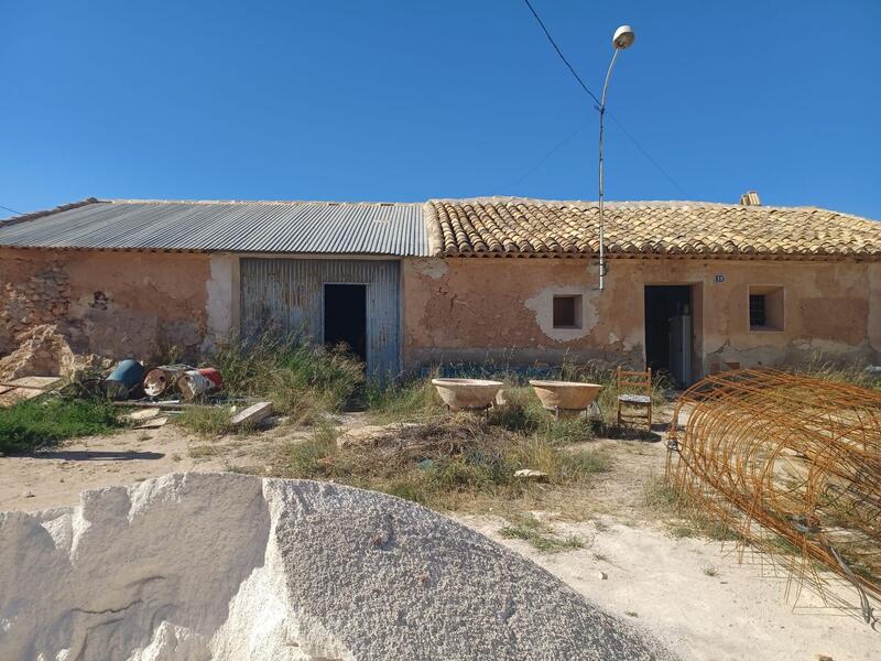 Landsted til salg i Pinoso, Alicante Landsted til salg i Pinoso, Alicante