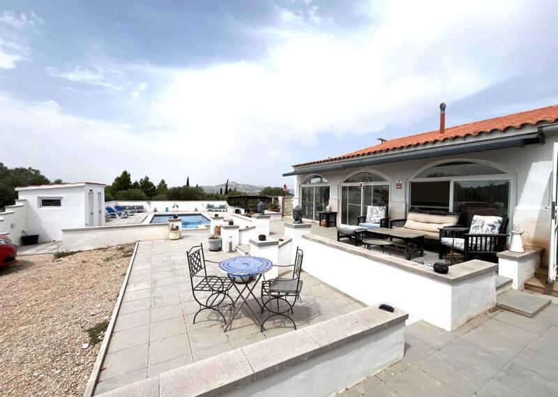 3 bedroom Country House for sale