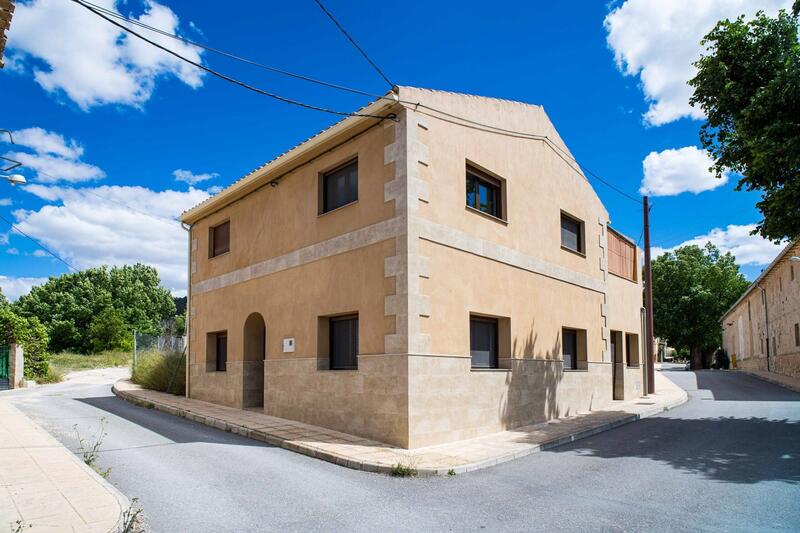 Casa de Campo en venta en Pinoso, Alicante Casa de Campo en venta en Pinoso, Alicante