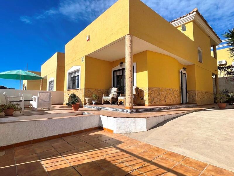 Villa en venta en Pozo del Esparto, Almería