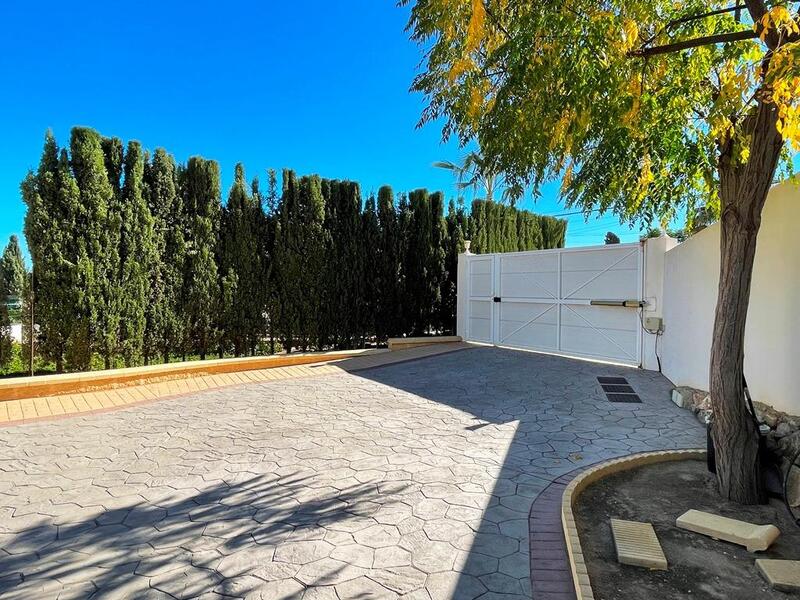 4 Cuarto Villa en venta