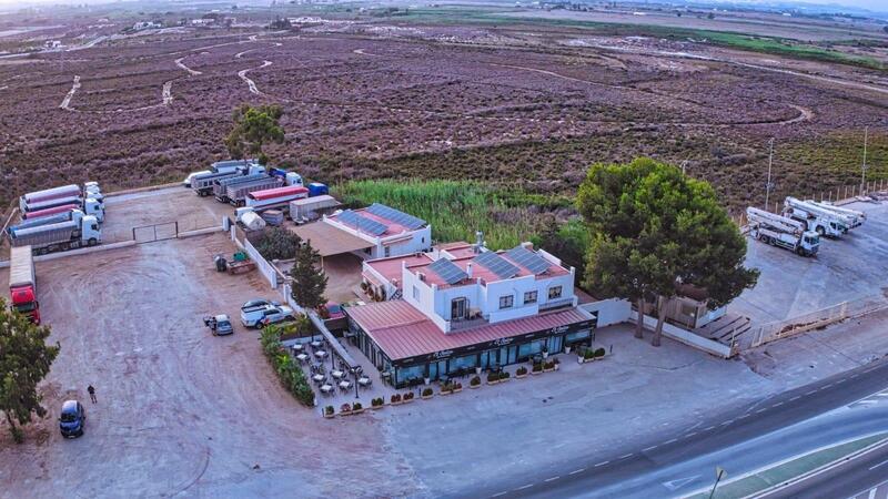 6 Cuarto Local Comercial en venta
