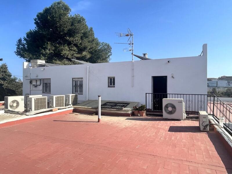 6 Cuarto Local Comercial en venta