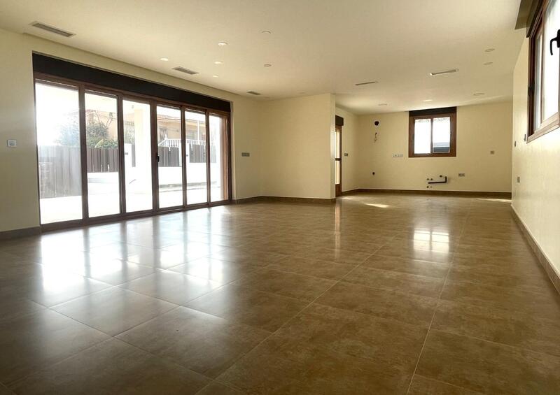 5 bedroom Villa for sale