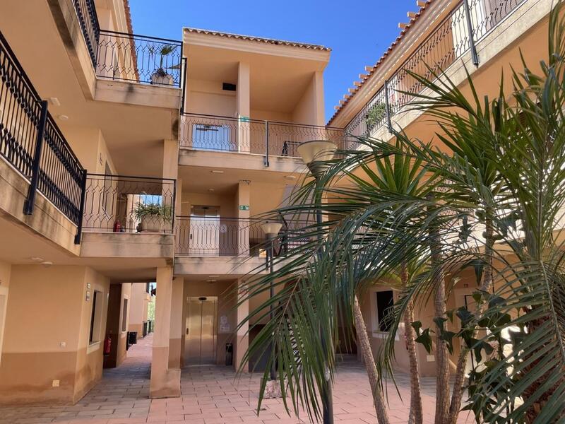 2 slaapkamer Appartement Te koop