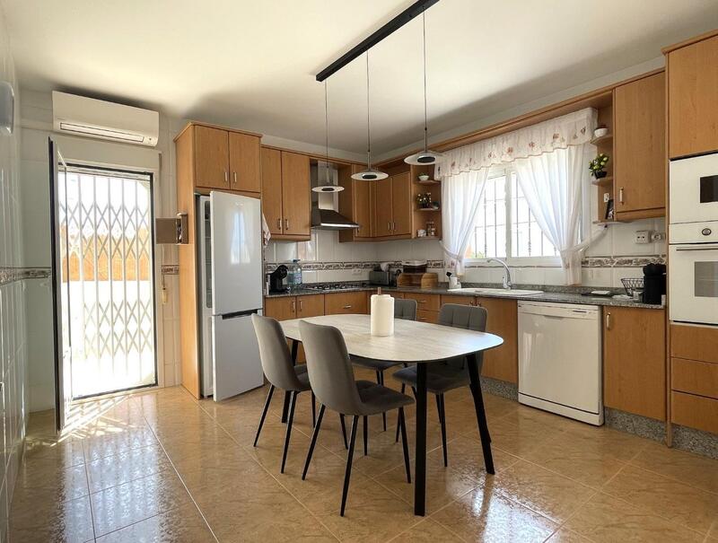 4 Cuarto Villa en venta