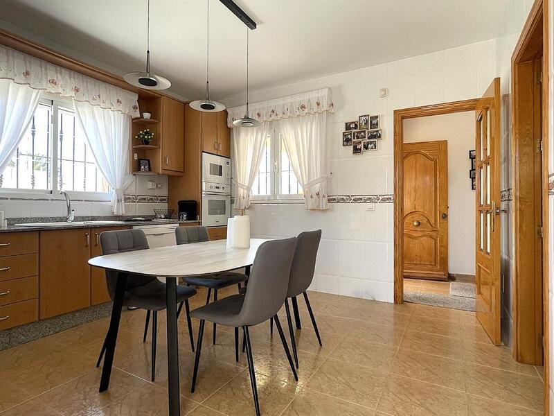 4 Cuarto Villa en venta