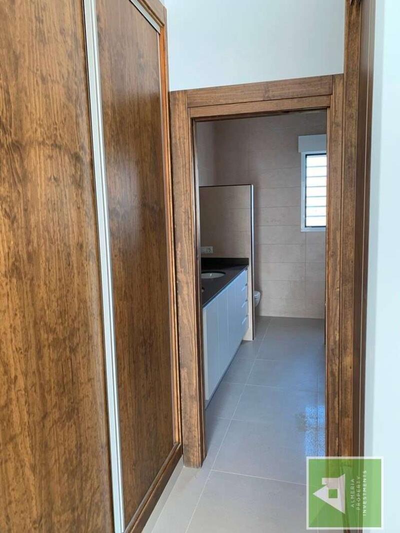 4 Cuarto Villa en venta