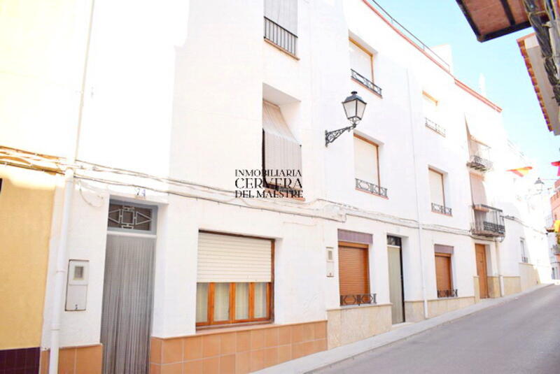 Gezinswoning Te koop in Cervera del Maestre, Castellón