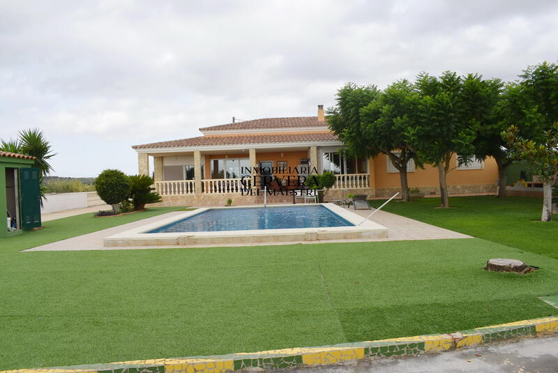 Villa for sale in Vinaròs, Castellón
