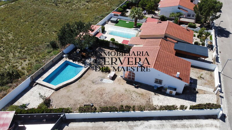 Villa en venta en Ulldecona, Tarragona