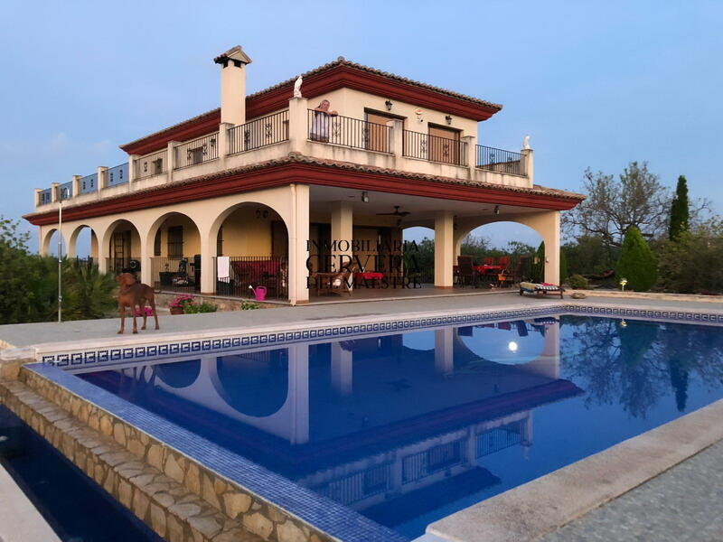 вилла продается в Cervera del Maestre, Castellón