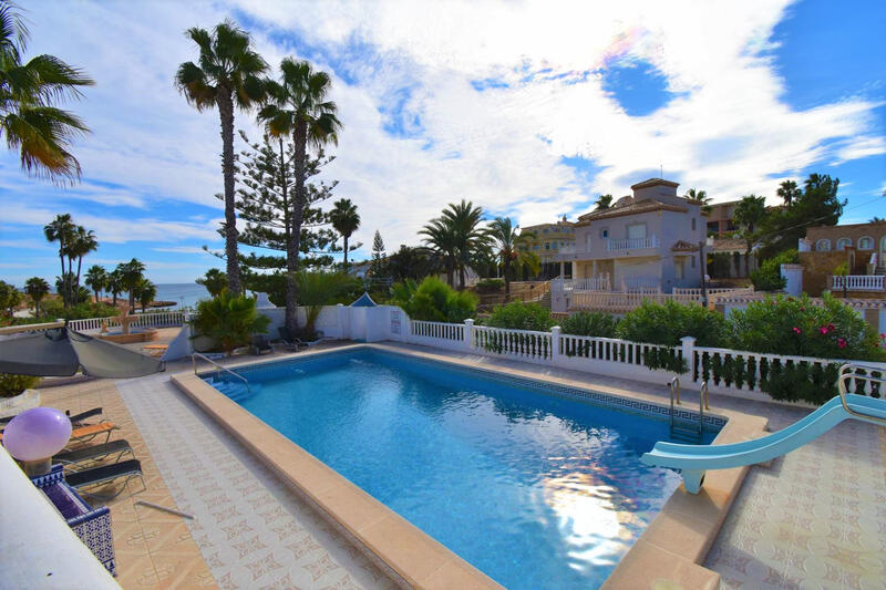 Villa till salu i Playa Flamenca, Alicante