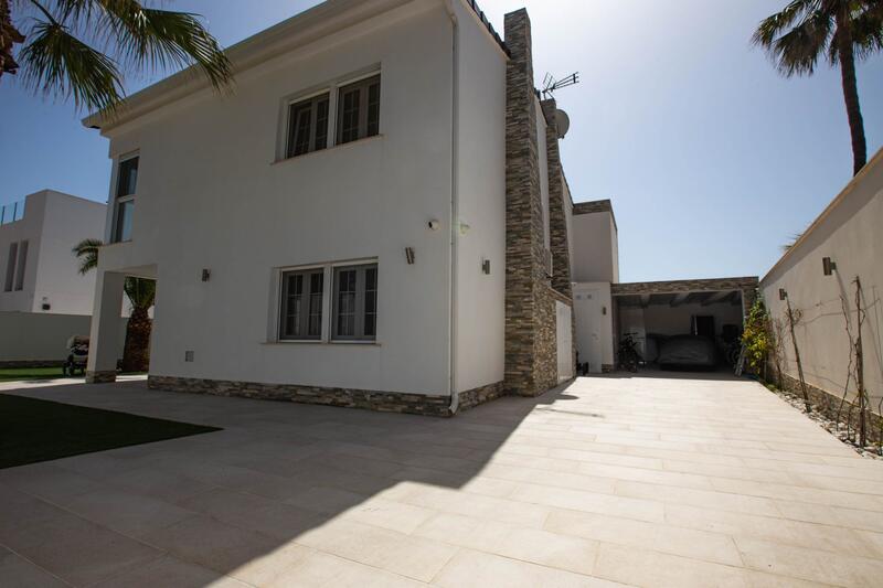 4 bedroom Villa for sale