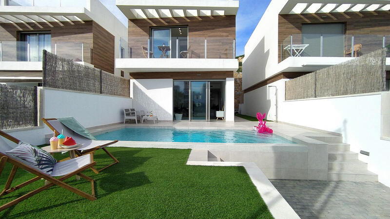 Villa till salu i Villamartin, Alicante