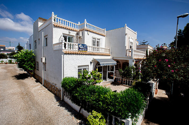 Maison de Ville à vendre dans La Zenia, Alicante