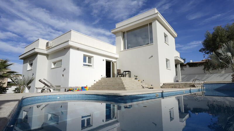 4 bedroom Villa for sale