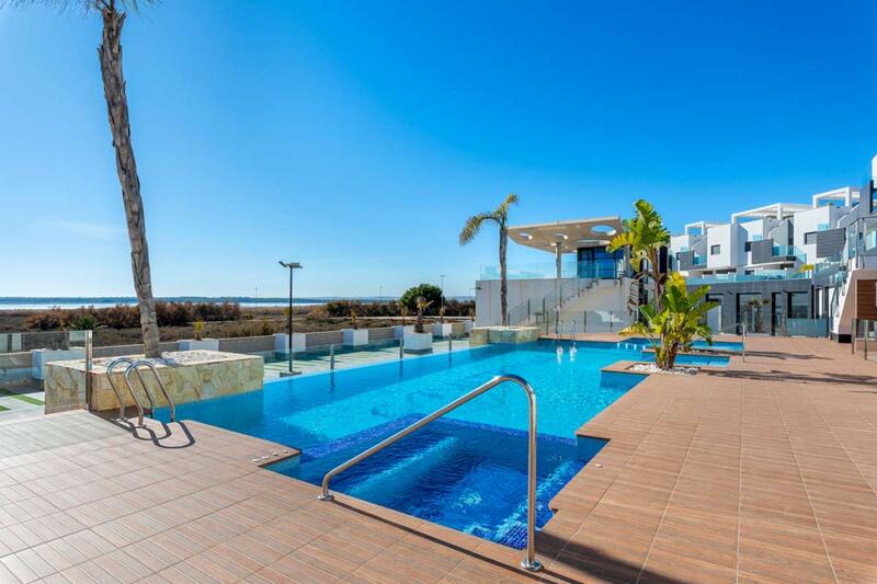 Apartamento en venta en El Raso, Alicante