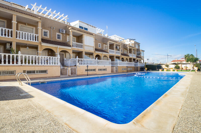 Maison de Ville à vendre dans Playa Flamenca, Alicante
