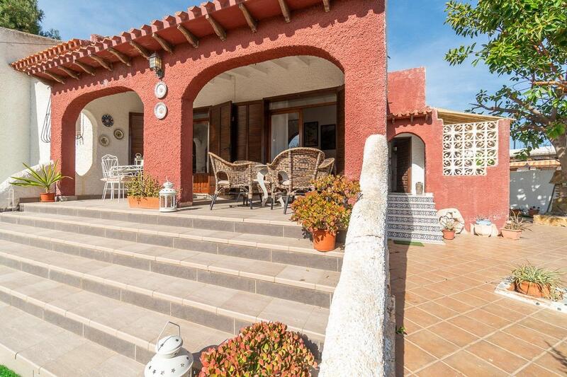 Villa zu verkaufen in Punta Prima, Alicante
