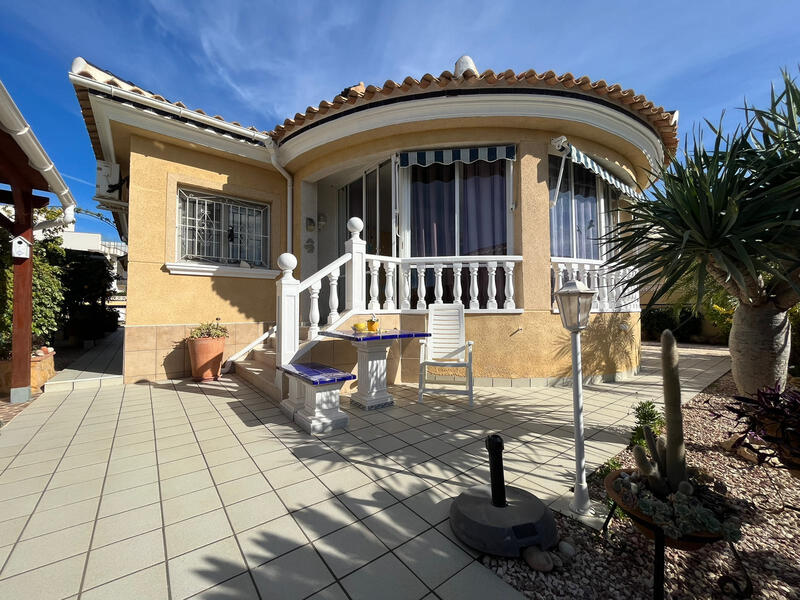 Villa for sale in La Zenia, Alicante