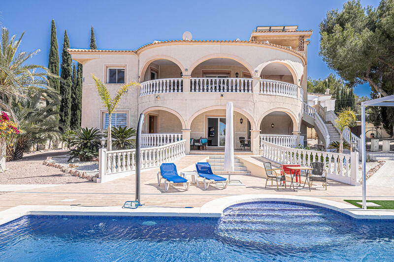 7 Cuarto Villa en venta