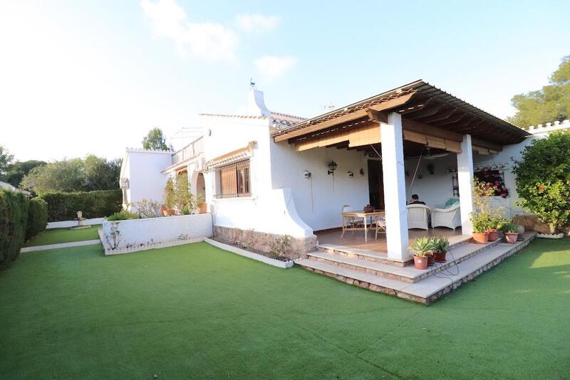 Villa zu verkaufen in Campoamor, Alicante