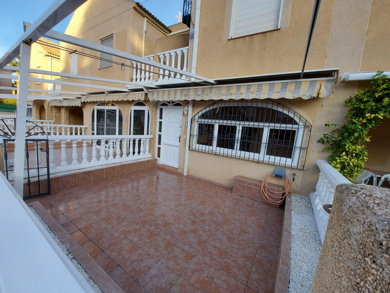 квартира продается в Punta Prima, Alicante