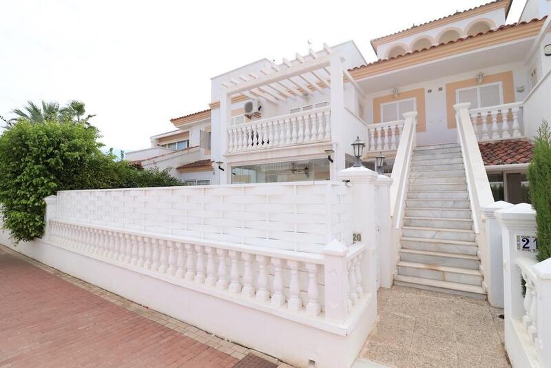 Villa à vendre dans Playa Flamenca, Alicante