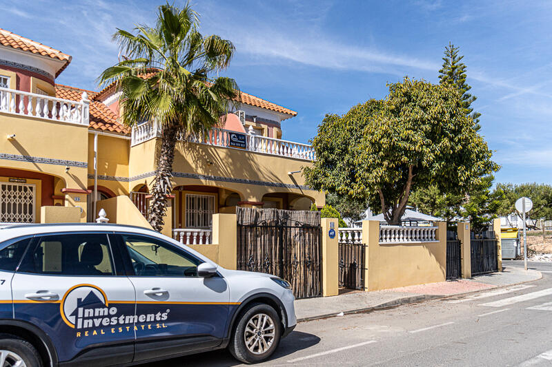 Townhouse for sale in La Zenia, Alicante