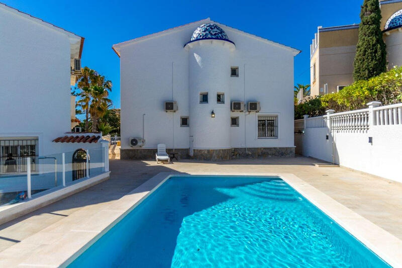 4 bedroom Villa for sale