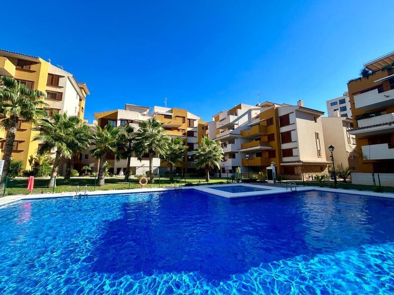 квартира продается в Punta Prima, Alicante