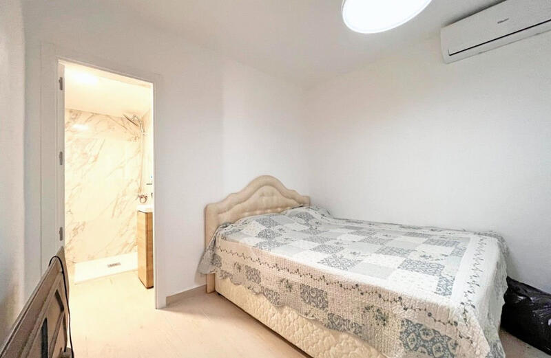 2 slaapkamer Gezinswoning Te koop