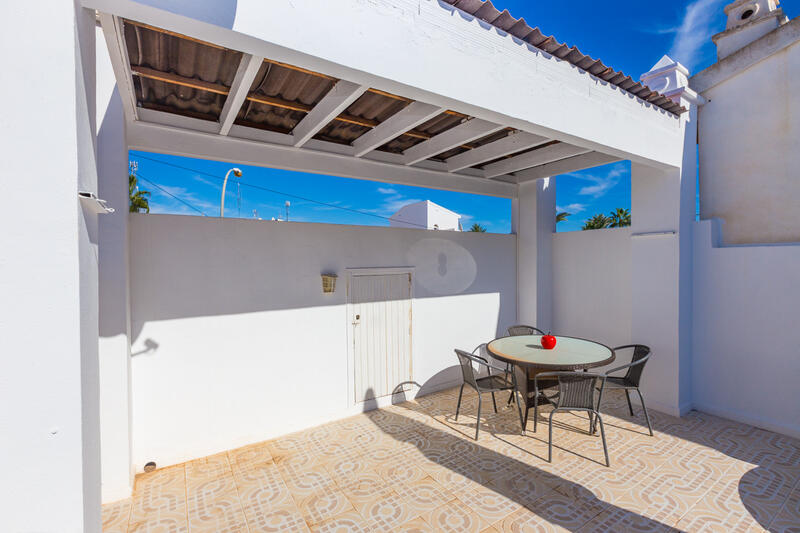 2 bedroom Townhouse for sale