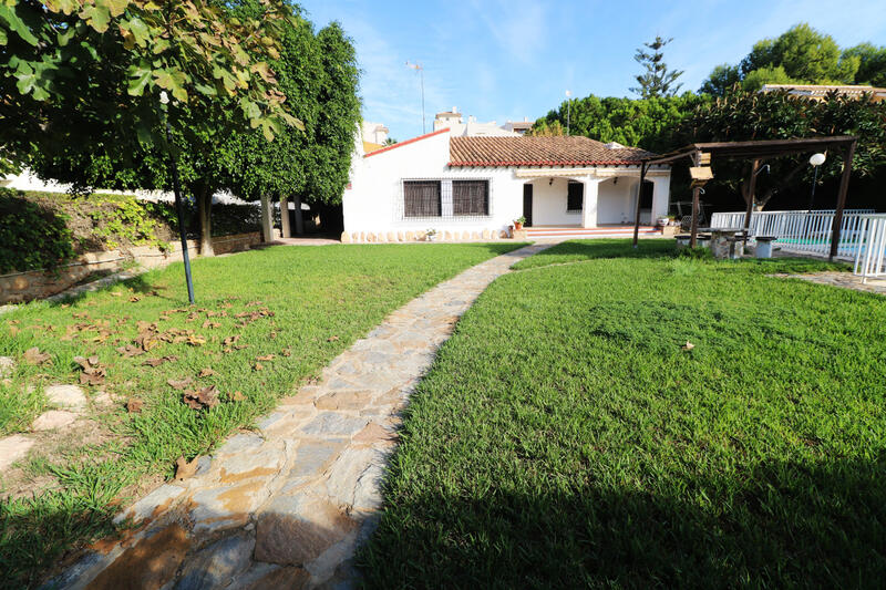 Villa til salg i Punta Prima, Alicante