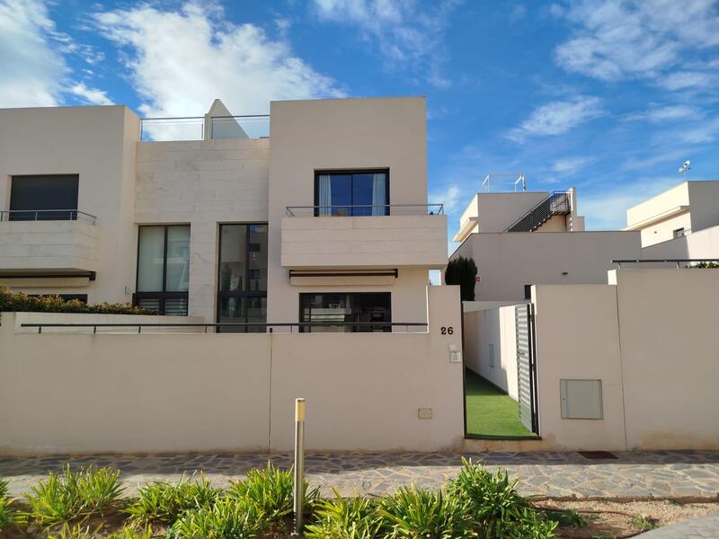 Villa til salgs i Los Dolses, Alicante