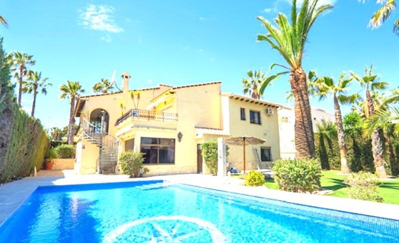 Villa for sale in Villamartin, Alicante