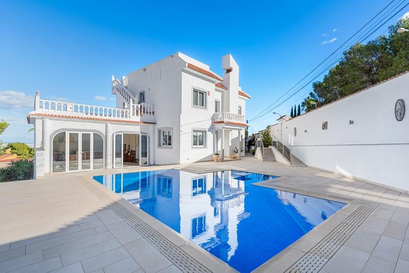 6 Cuarto Villa en venta