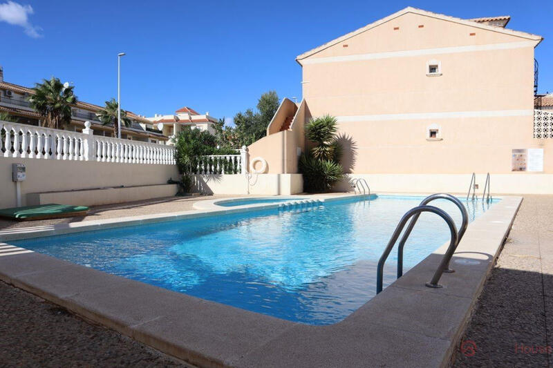 Stadthaus zu verkaufen in La Zenia, Alicante