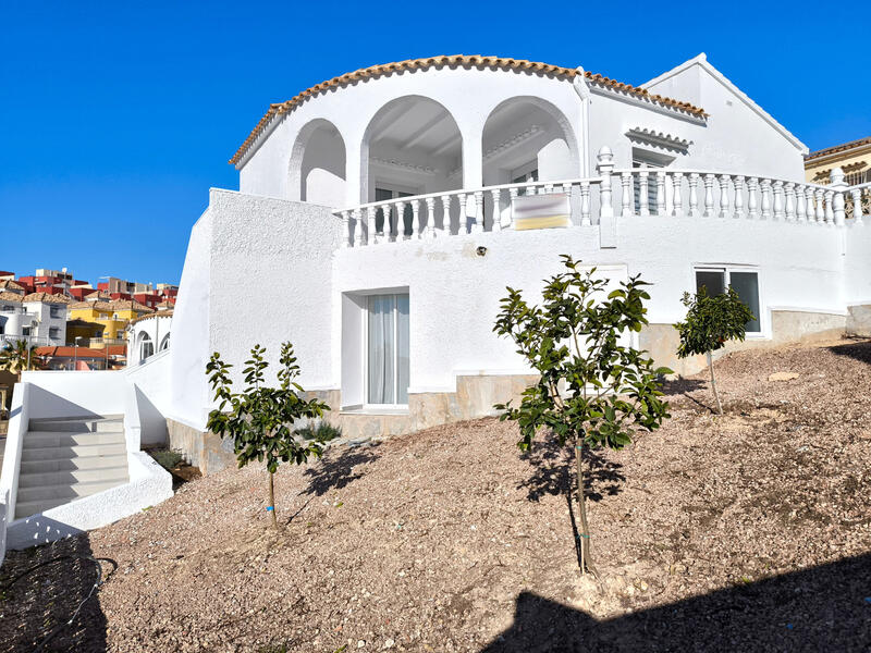 Villa til salgs i Villamartin, Alicante