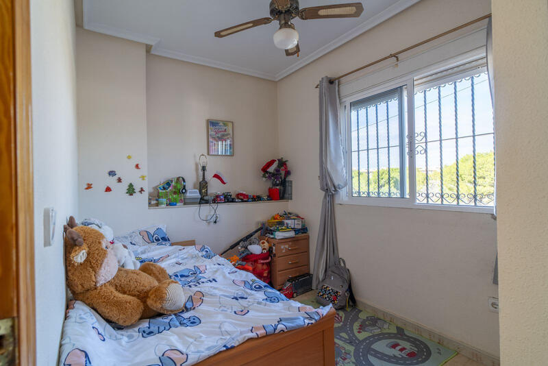 3 slaapkamer Gezinswoning Te koop