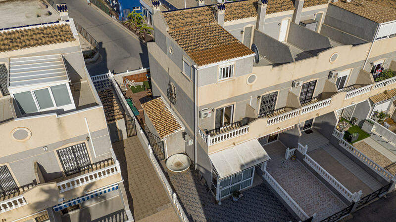 3 slaapkamer Gezinswoning Te koop